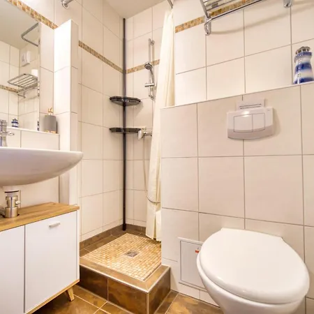 - Haus H, App 0h0406