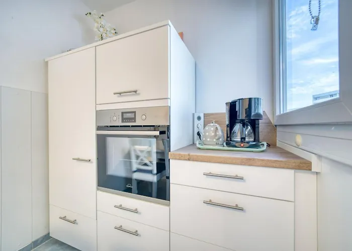 - Haus H, App 0h0406 *